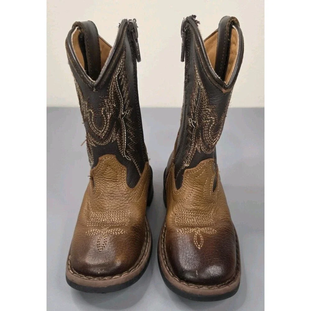 J.B. Dillon signs wear